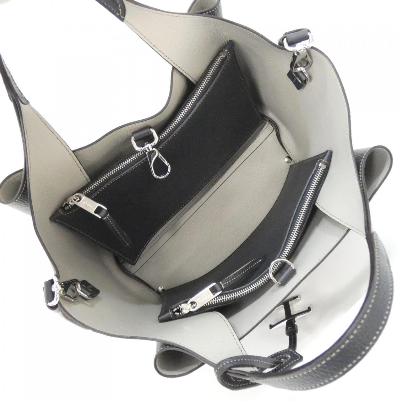 トッズ XBWAPAFL100QRI2L66 バッグ