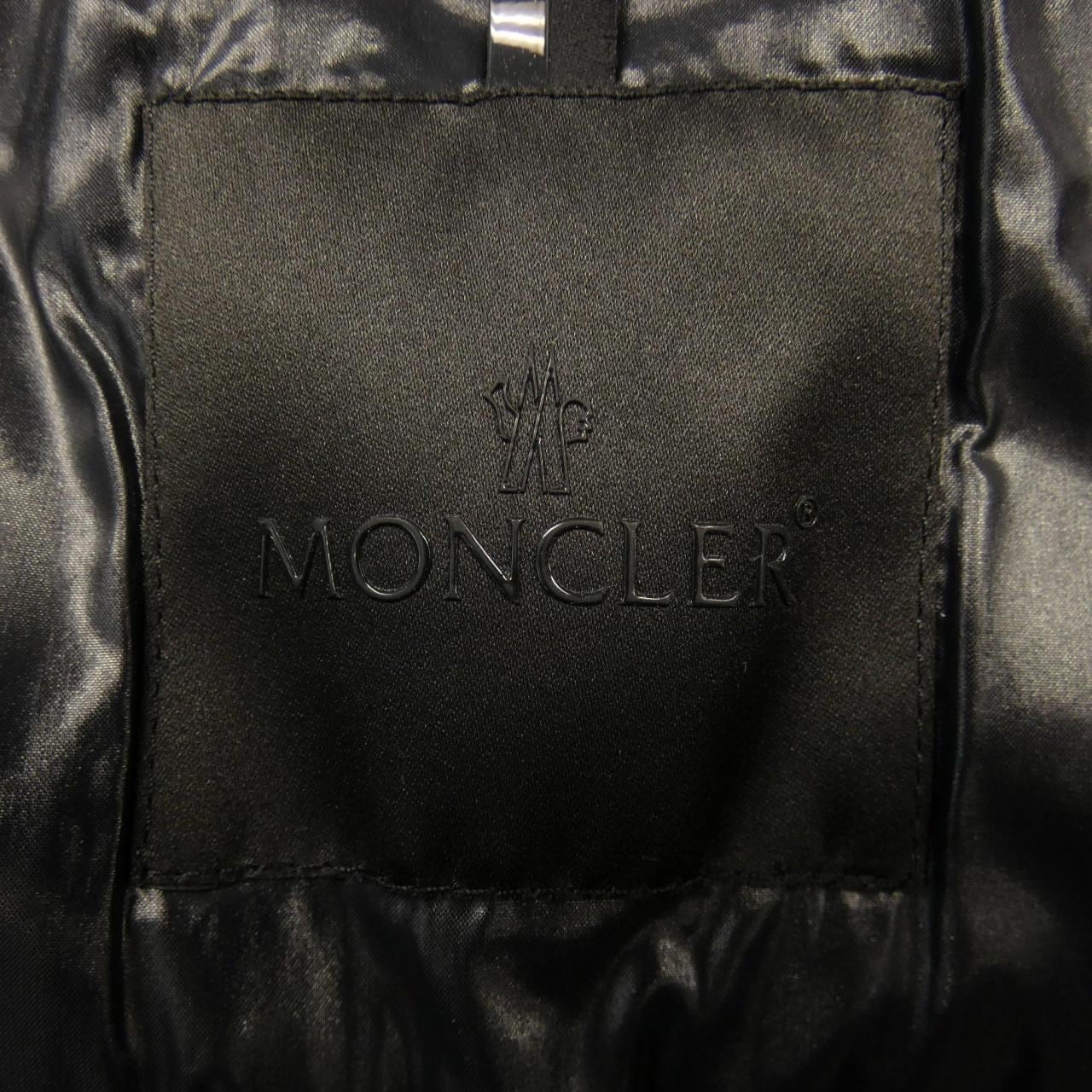 モンクレール MONCLER ダウンジャケット