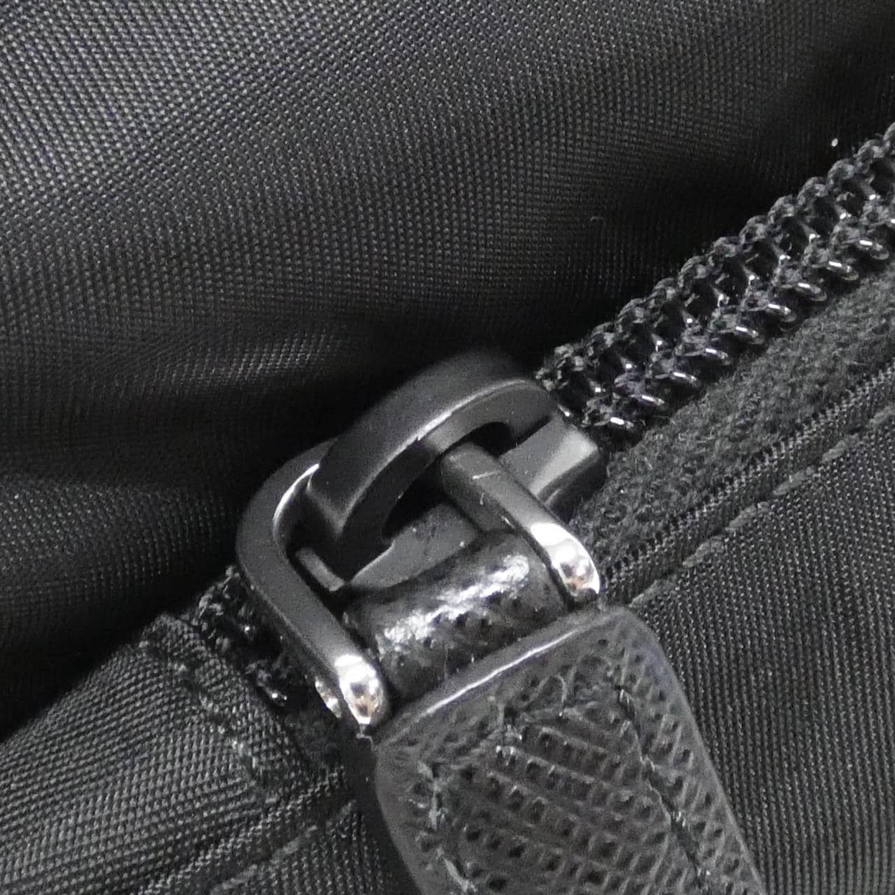 Prada 1BC421肩背包