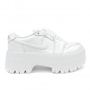 ナイキ NIKE HF3184-100 スニーカー