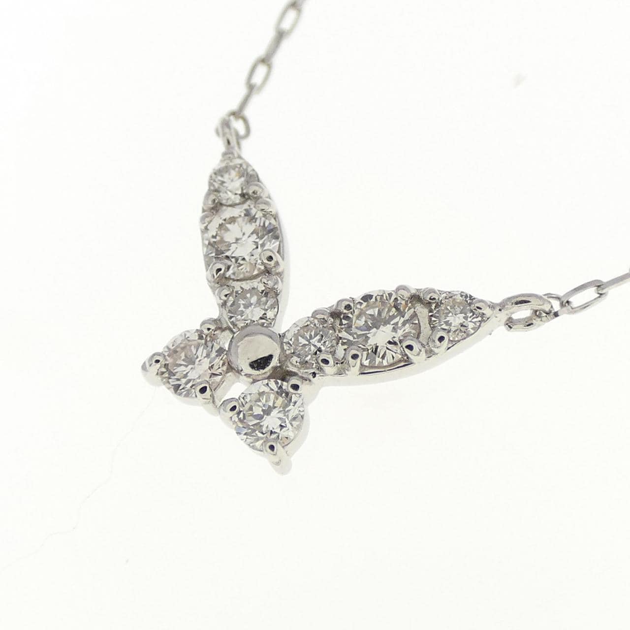 [BRAND NEW] PT Butterfly Diamond Necklace 0.15CT