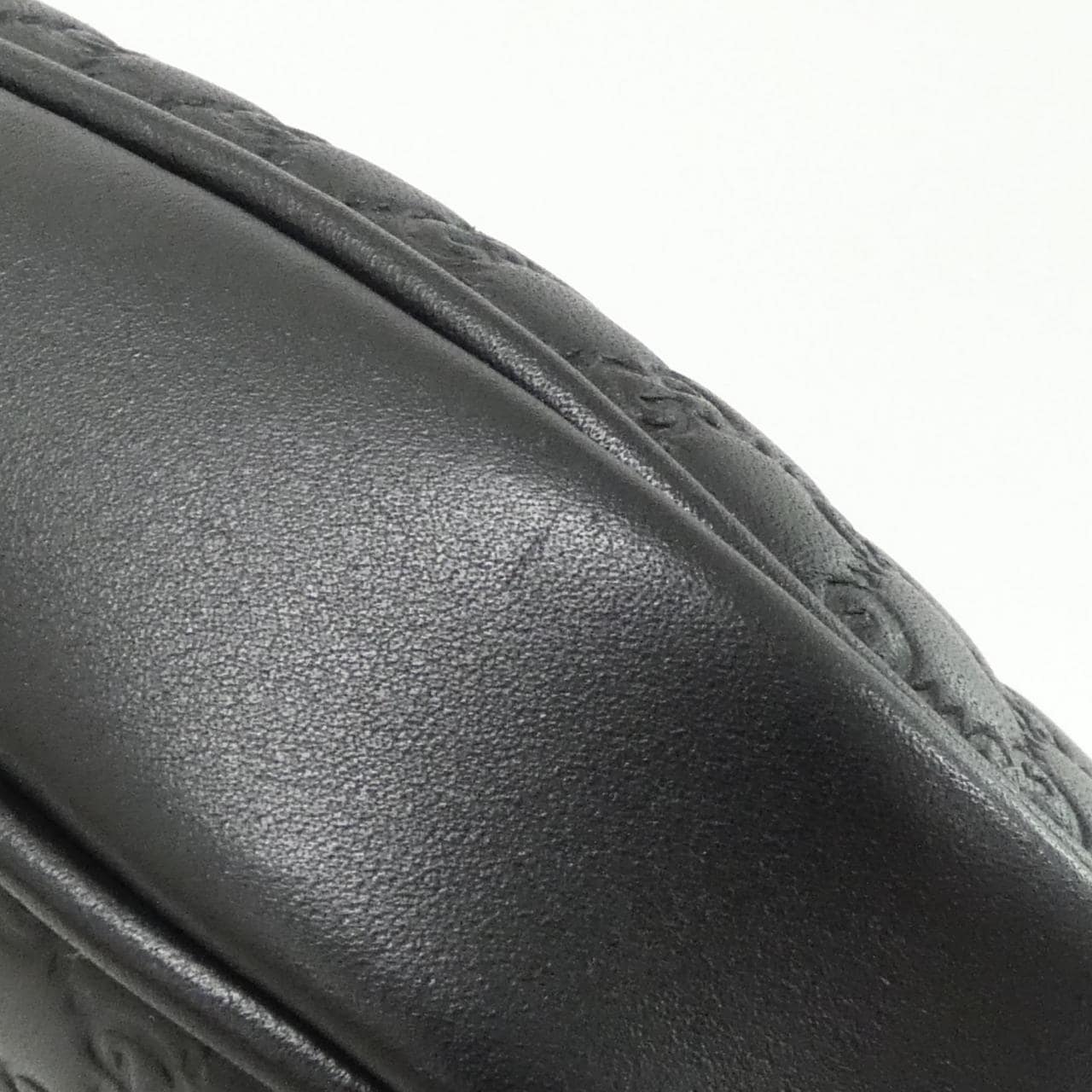 グッチ 607726 BMJ1G バッグ