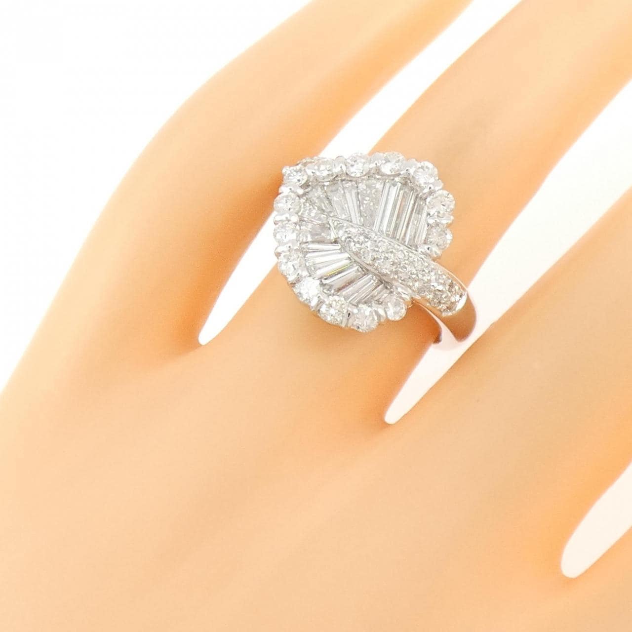PT900 リーフ ダイヤモンド リング 1.84CT