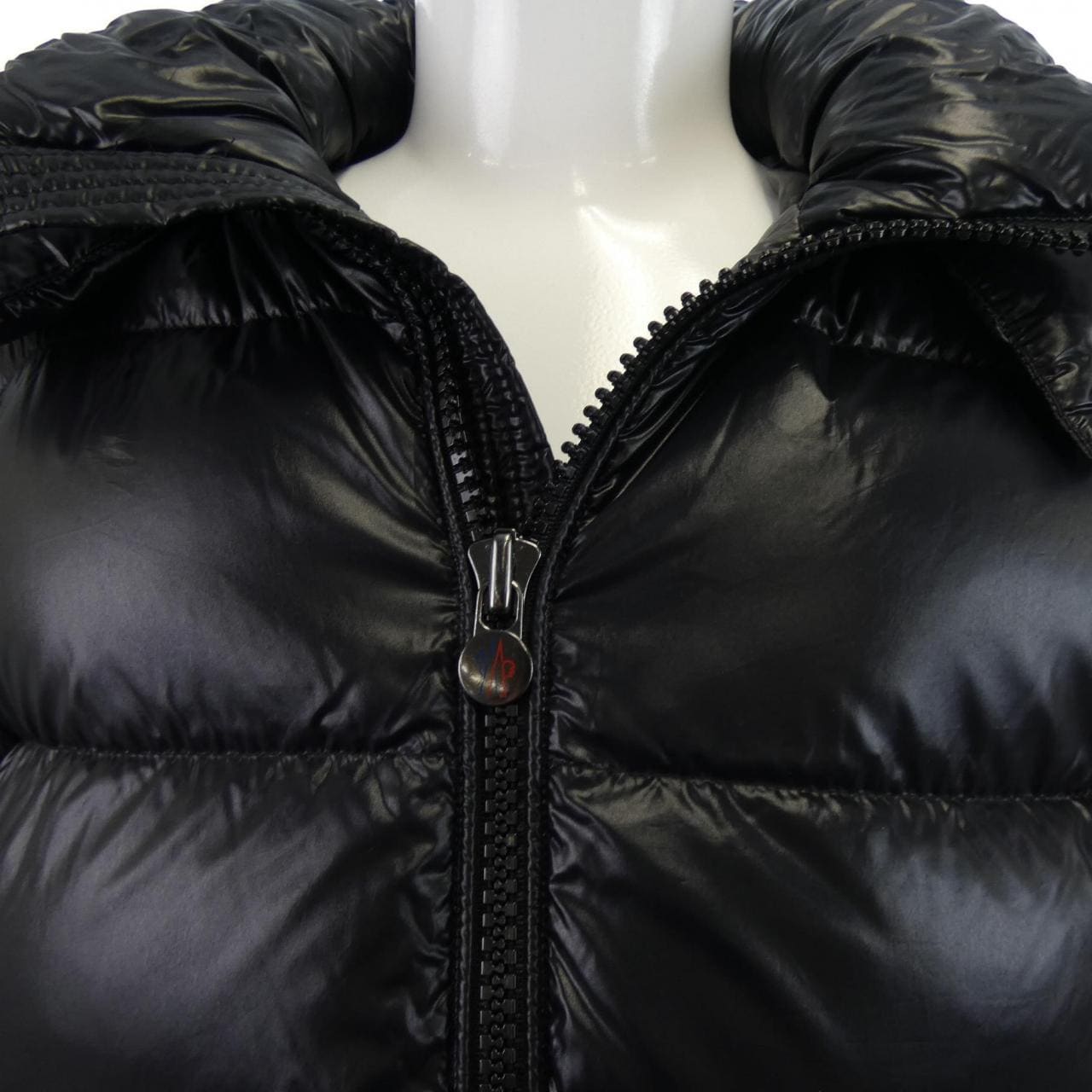モンクレール MONCLER ダウンジャケット
