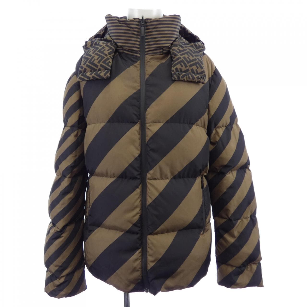 フェンディ FENDI FFモチーフ FAA582 A79O ダウンジャケット