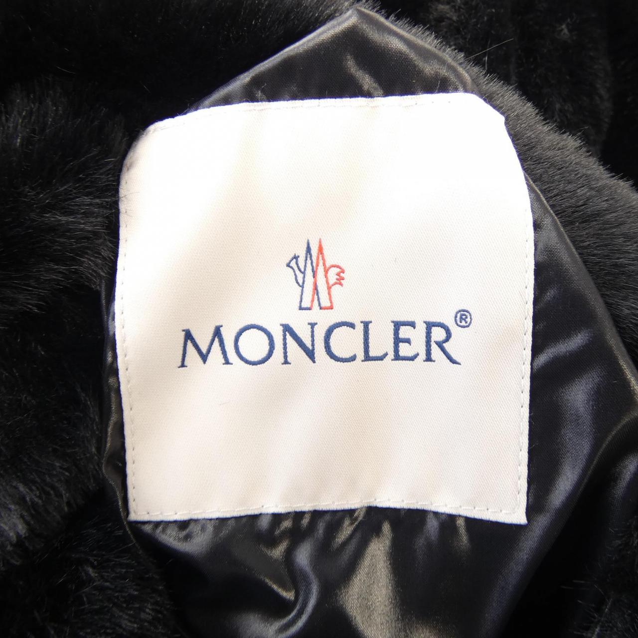 モンクレール MONCLER ダウンジャケット