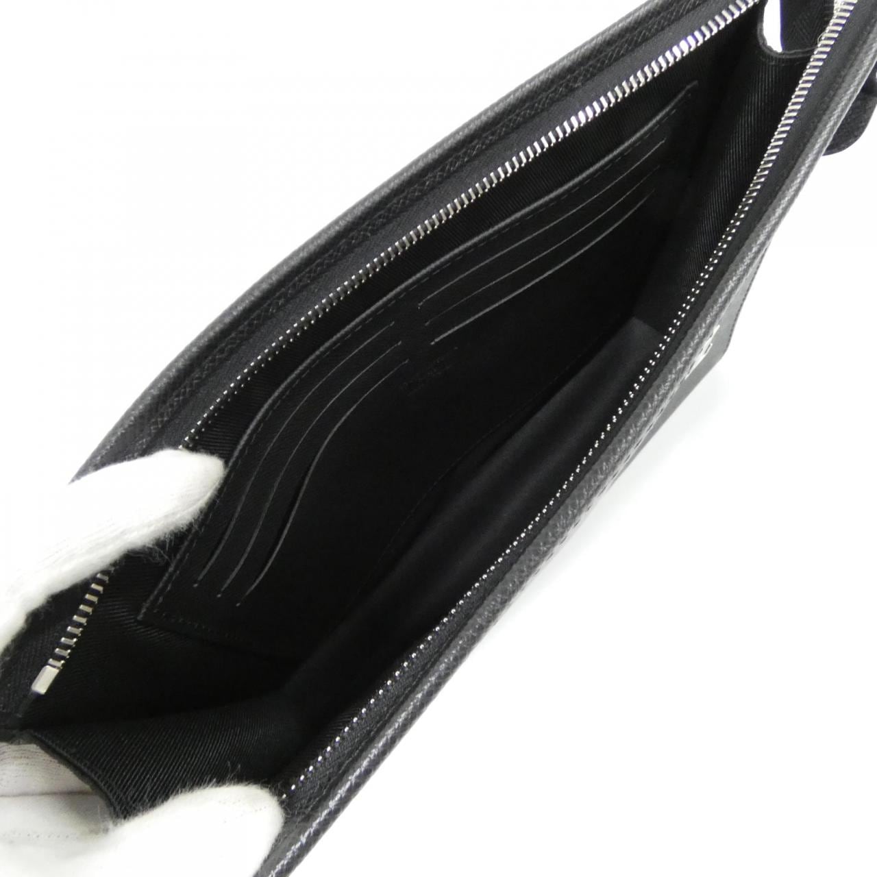 ルイヴィトン タイガ ポシェット ヴォワヤージュ M30450 バッグ