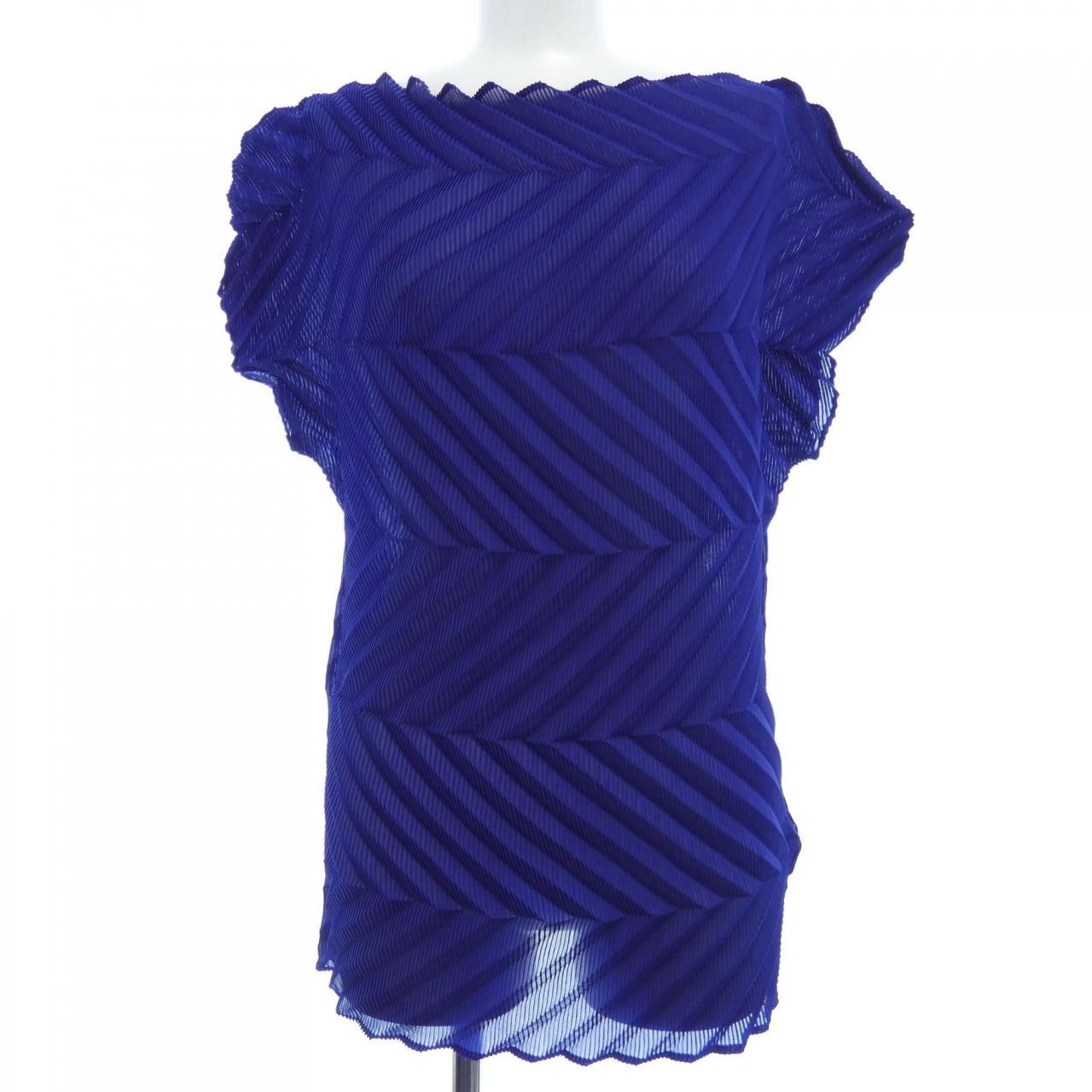 ミーイッセイミヤケ me ISSEY MIYAKE トップス