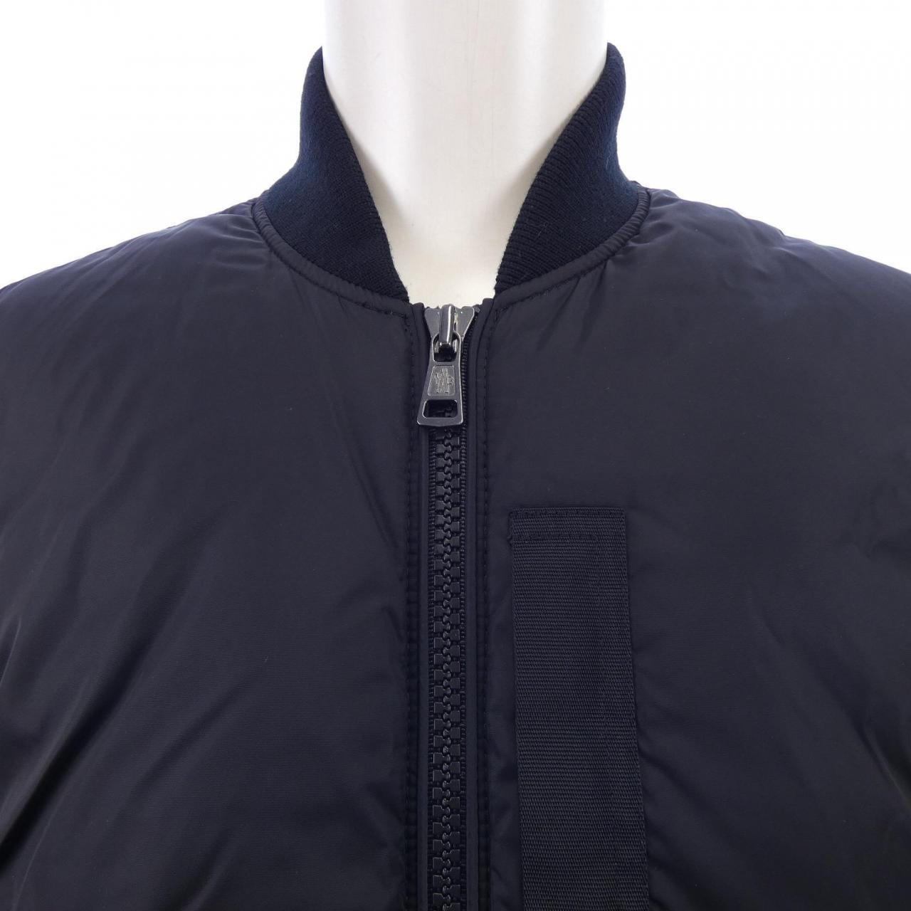 モンクレール MONCLER ダウンジャケット