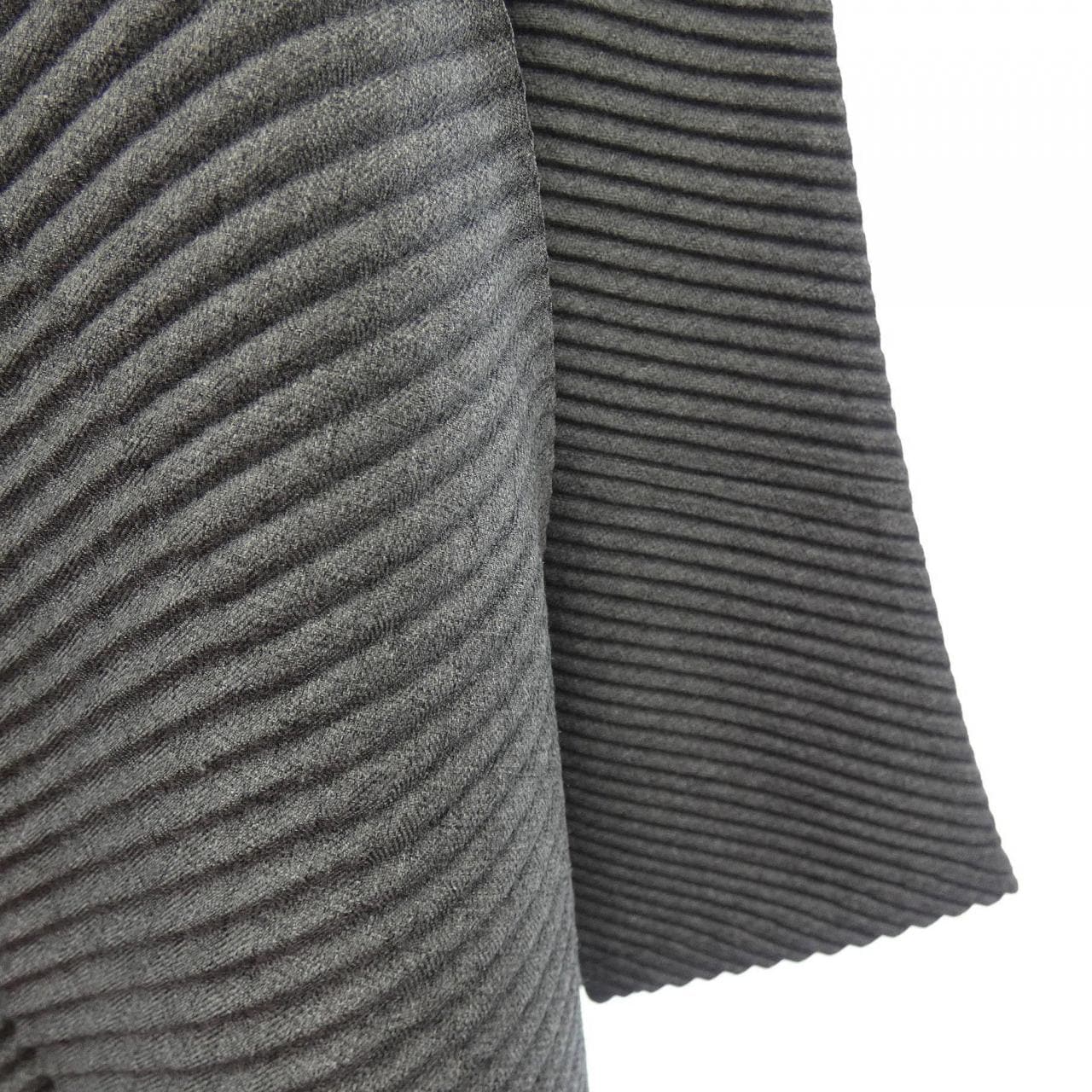 イッセイミヤケ ISSEY MIYAKE トップス