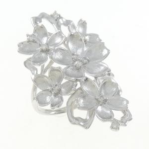 K18WG フラワー ダイヤモンド リング 0.22CT