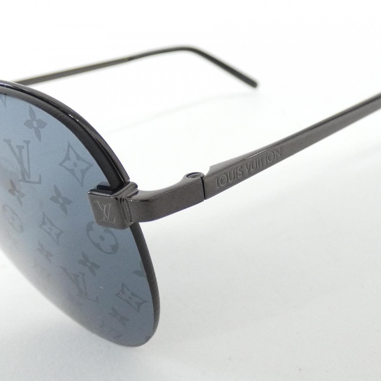 LOUIS VUITTON Clockwise Z1019E Sunglasses