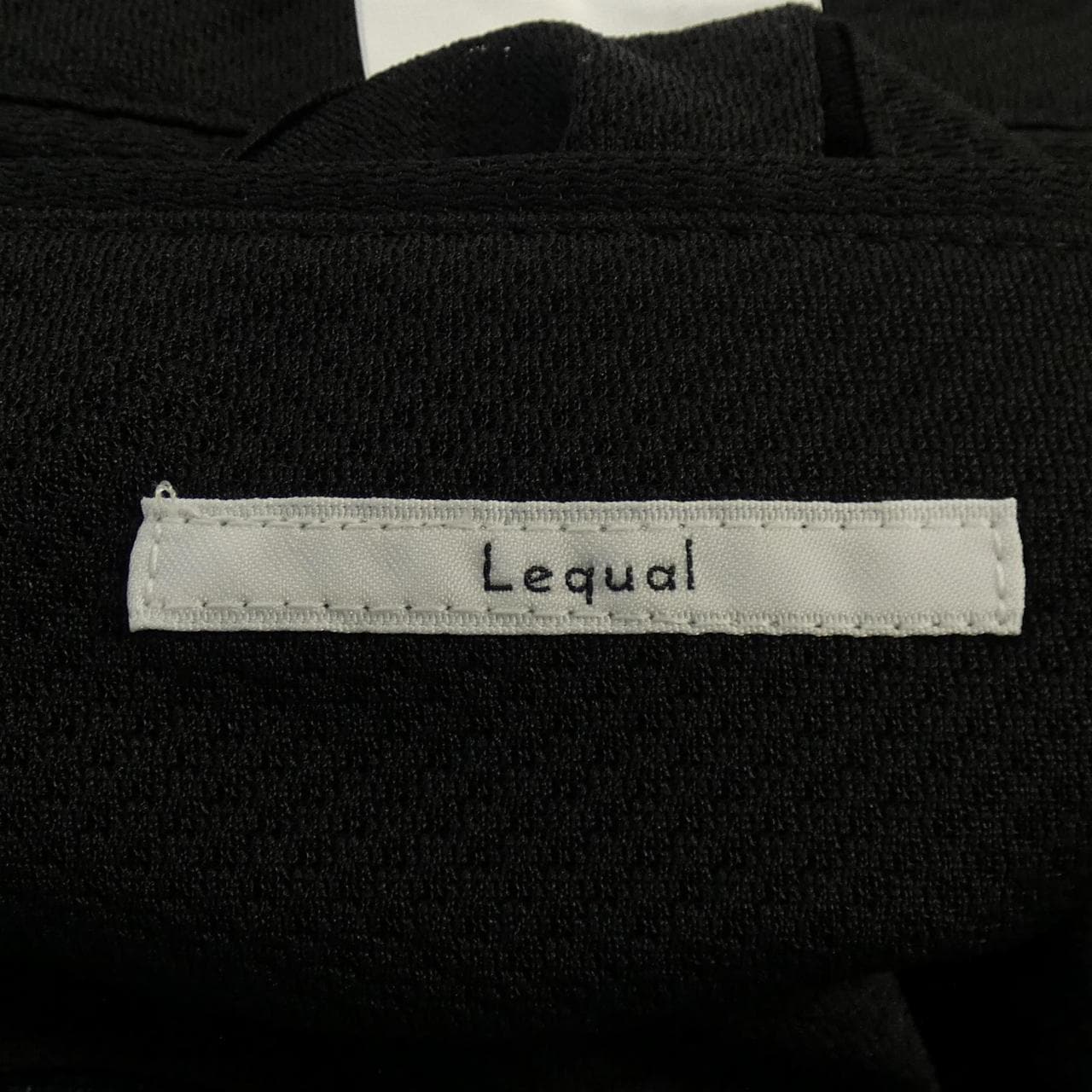 lequal スーツ