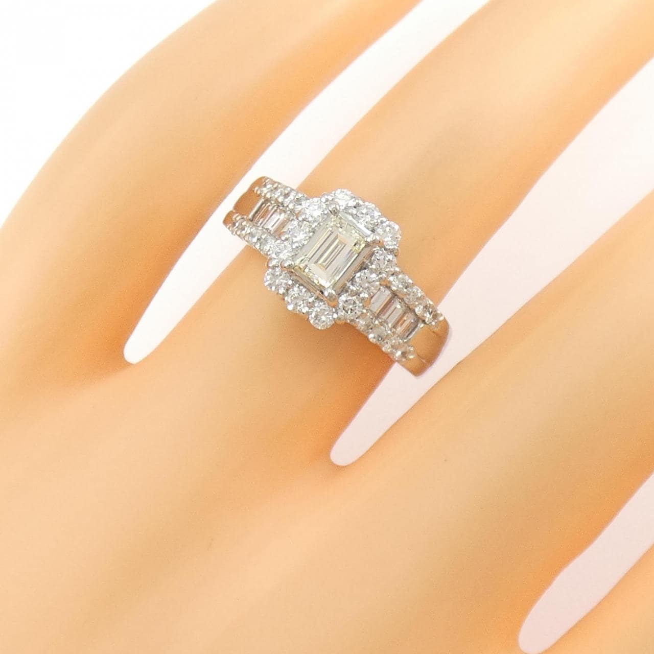 PT900 ダイヤモンド リング 0.329CT