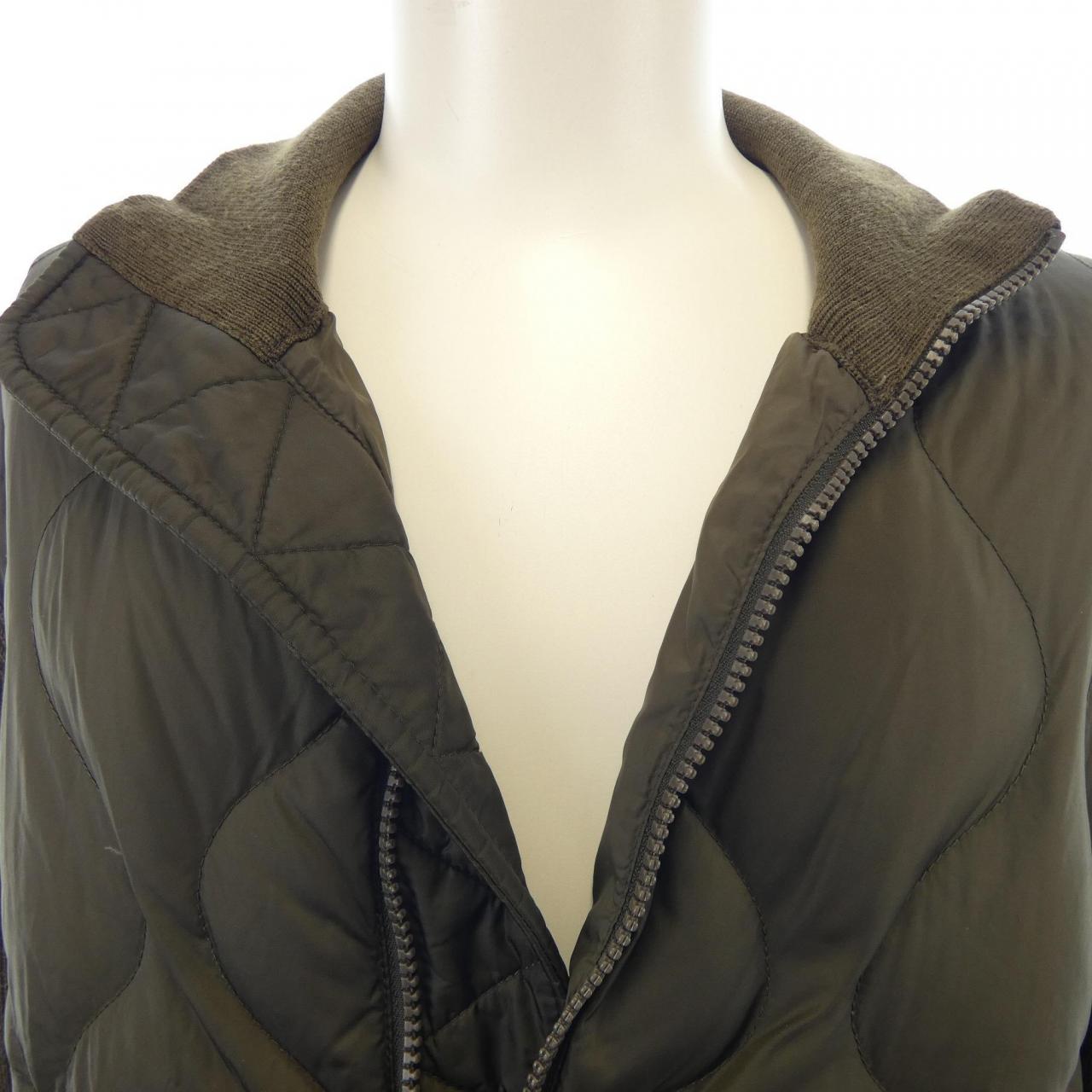 モンクレール MONCLER ダウンジャケット