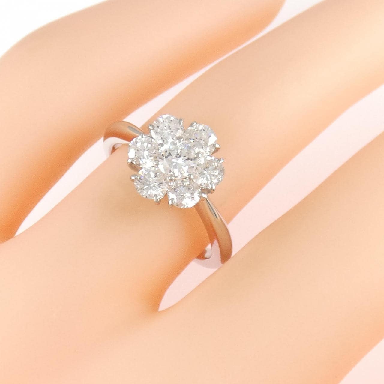 PT900 フラワー ダイヤモンド リング 1.00CT