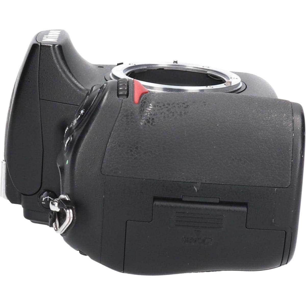 D700