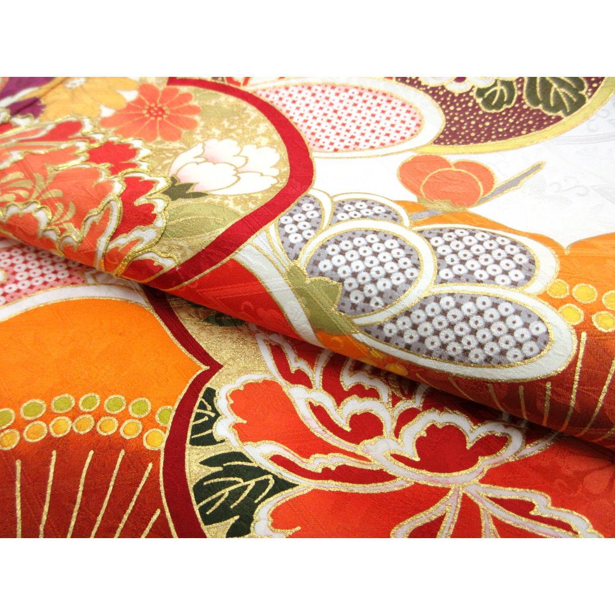 振袖　友禅金彩加工　刺繍入り
