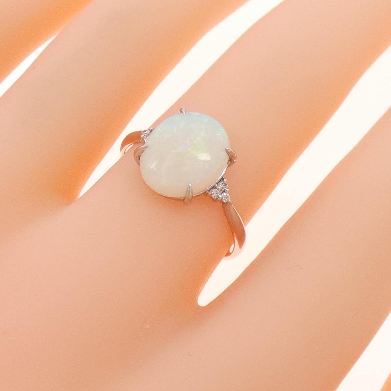 PT950 OPAL Ring 2.00CT