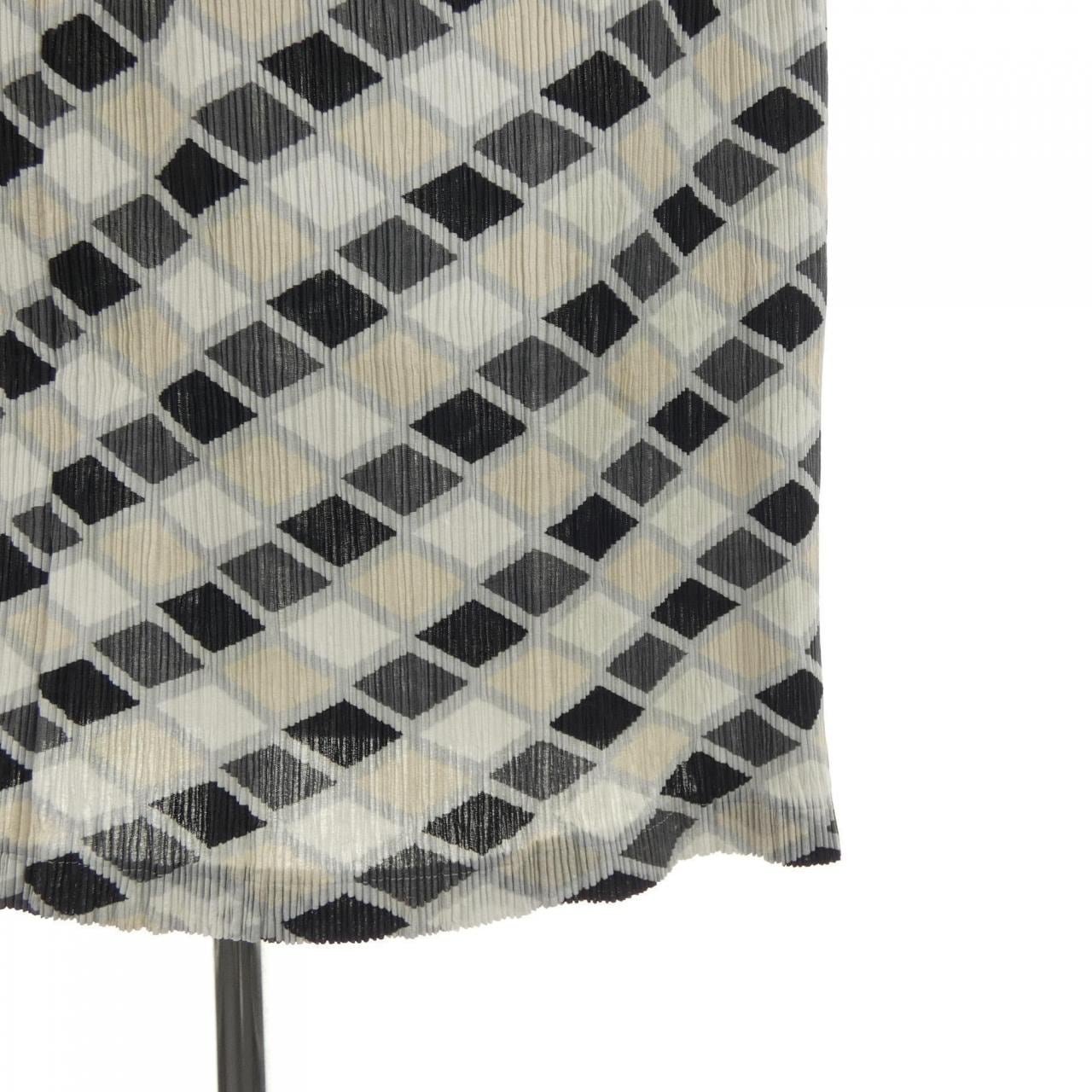 イッセイミヤケ ISSEY MIYAKE IF74FG741 スカート