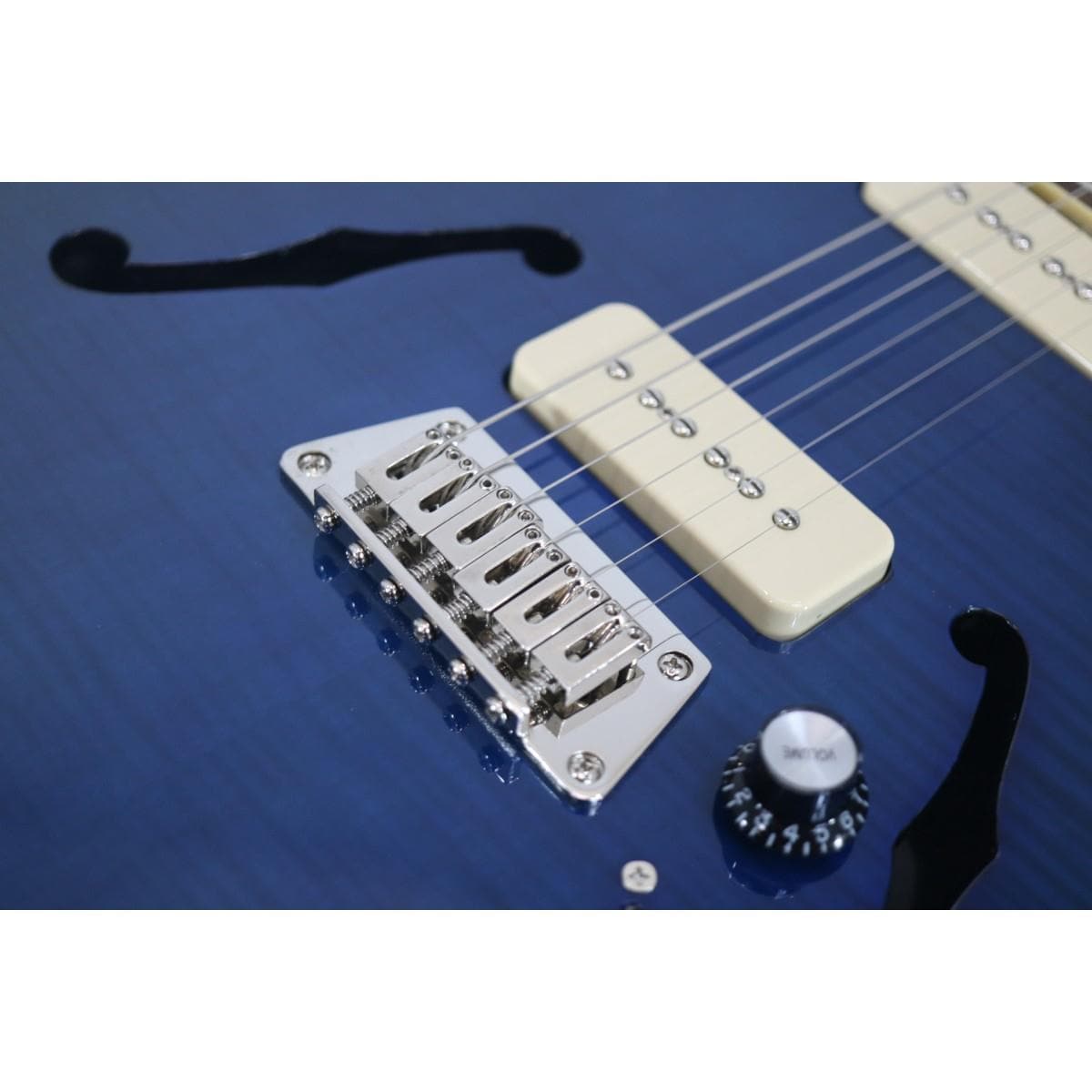ＥＰＩＰＨＯＮＥ　　ＬＴＤ　ＢＬＵＥＨＡＷＫ　ＤＥＬＵＸＥ
