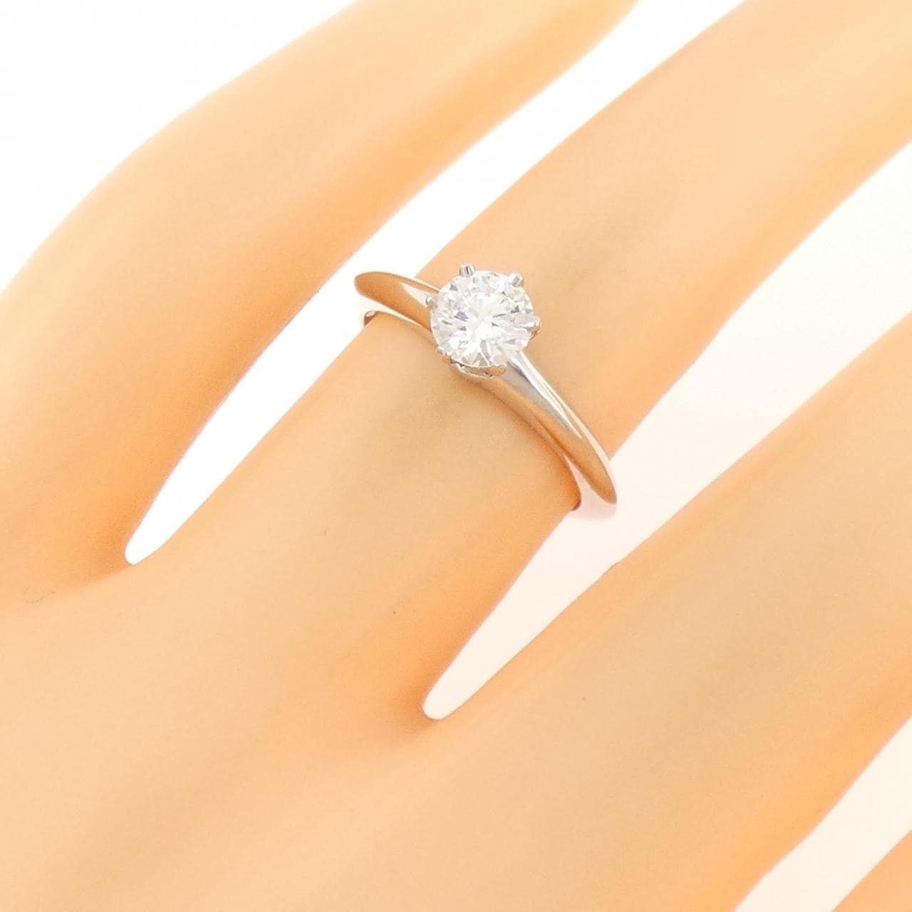 ティファニー クラシックソリティア リング 0.46CT F VS1