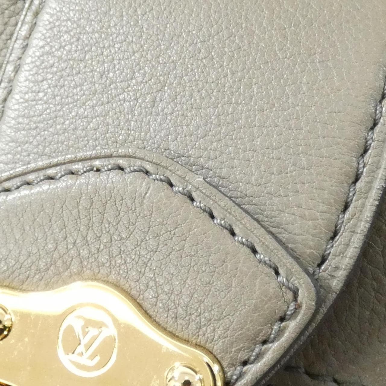 ルイヴィトン マヒナ ソーラー GM M93129 ショルダーバッグ