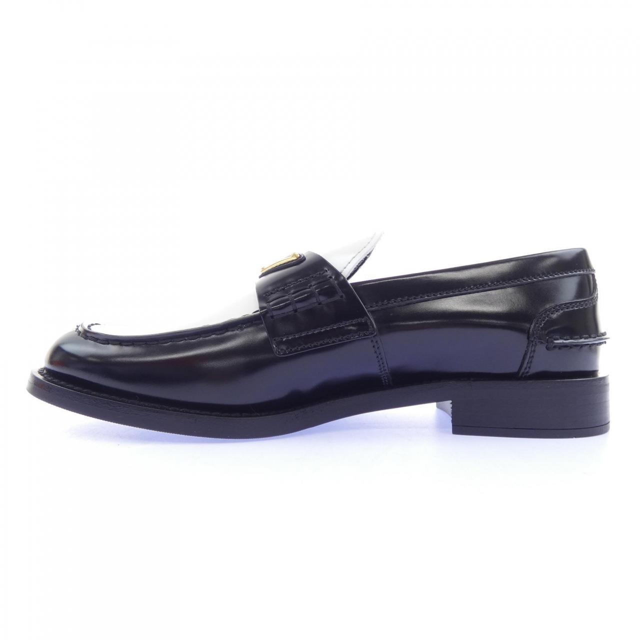 プラダ PRADA トライアングルロゴ　ローファー 1D813N シューズ