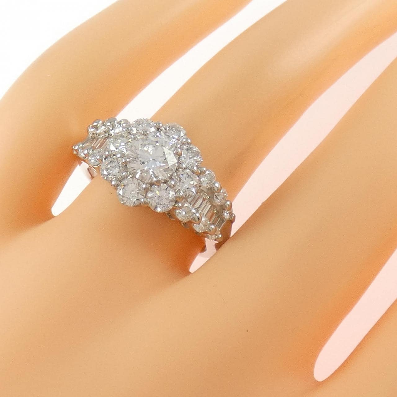 PT900 ダイヤモンド リング 0.716CT E SI1 3EXT H&C