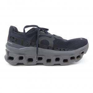 オン On Cloud　Monster スニーカー