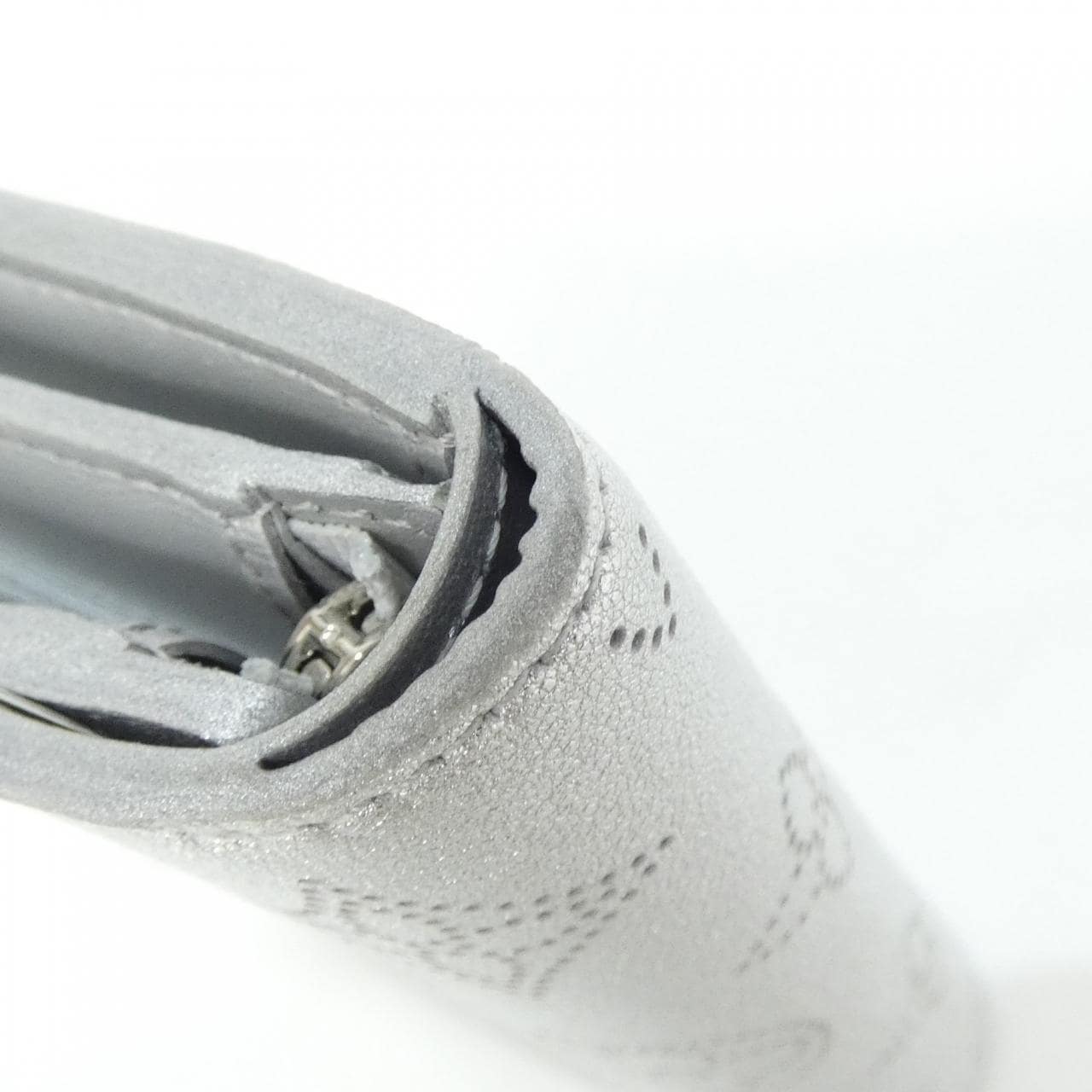 ルイヴィトン マヒナ ポルトフォイユ イリス コンパクト M26706 財布