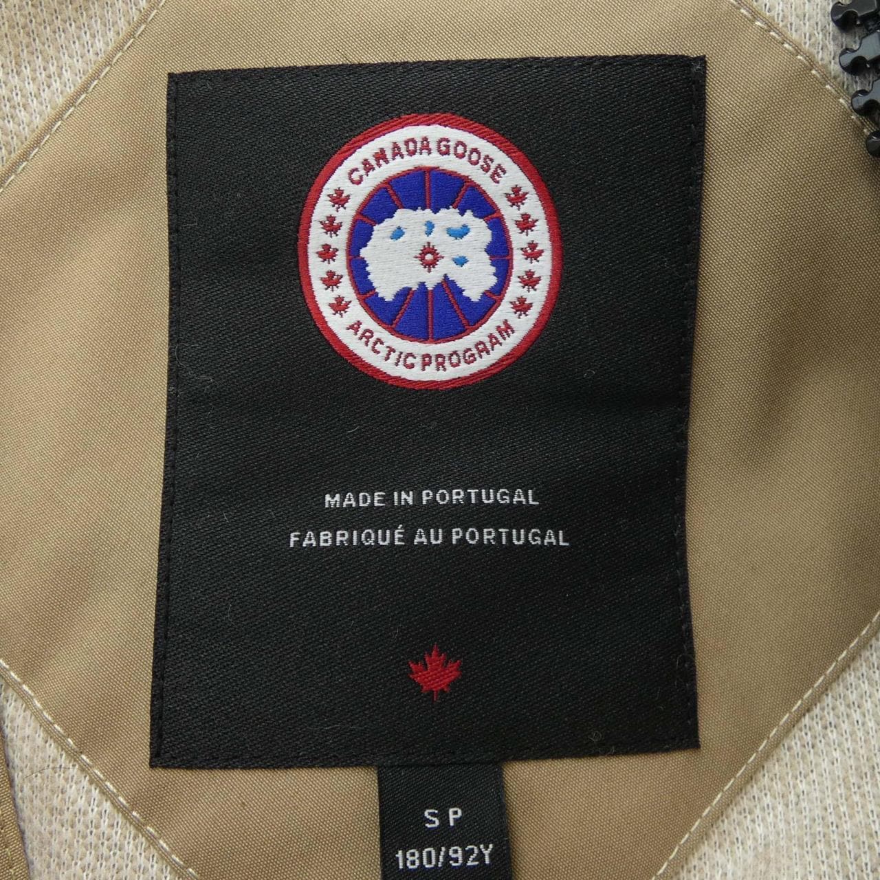 加拿大鵝CANADA GOOSE夾克衫