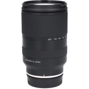 Ｅ２８－２００ｍｍ　Ｆ２．８－５．６ＤｉＩＩＩ　Ａ０７１