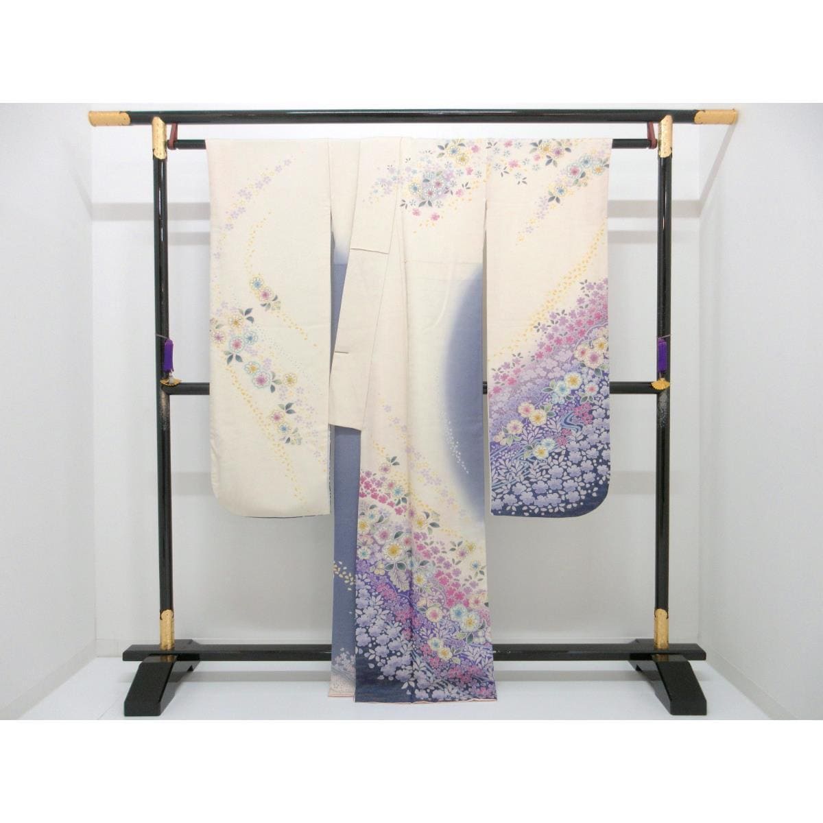 振袖　友禅加工絞り入