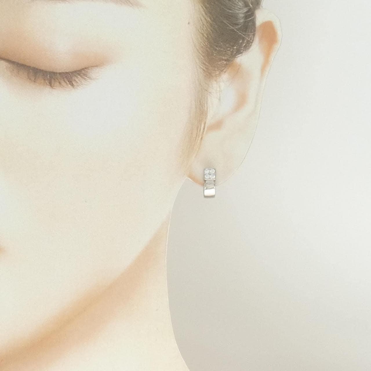 K18WG キュービック ピアス