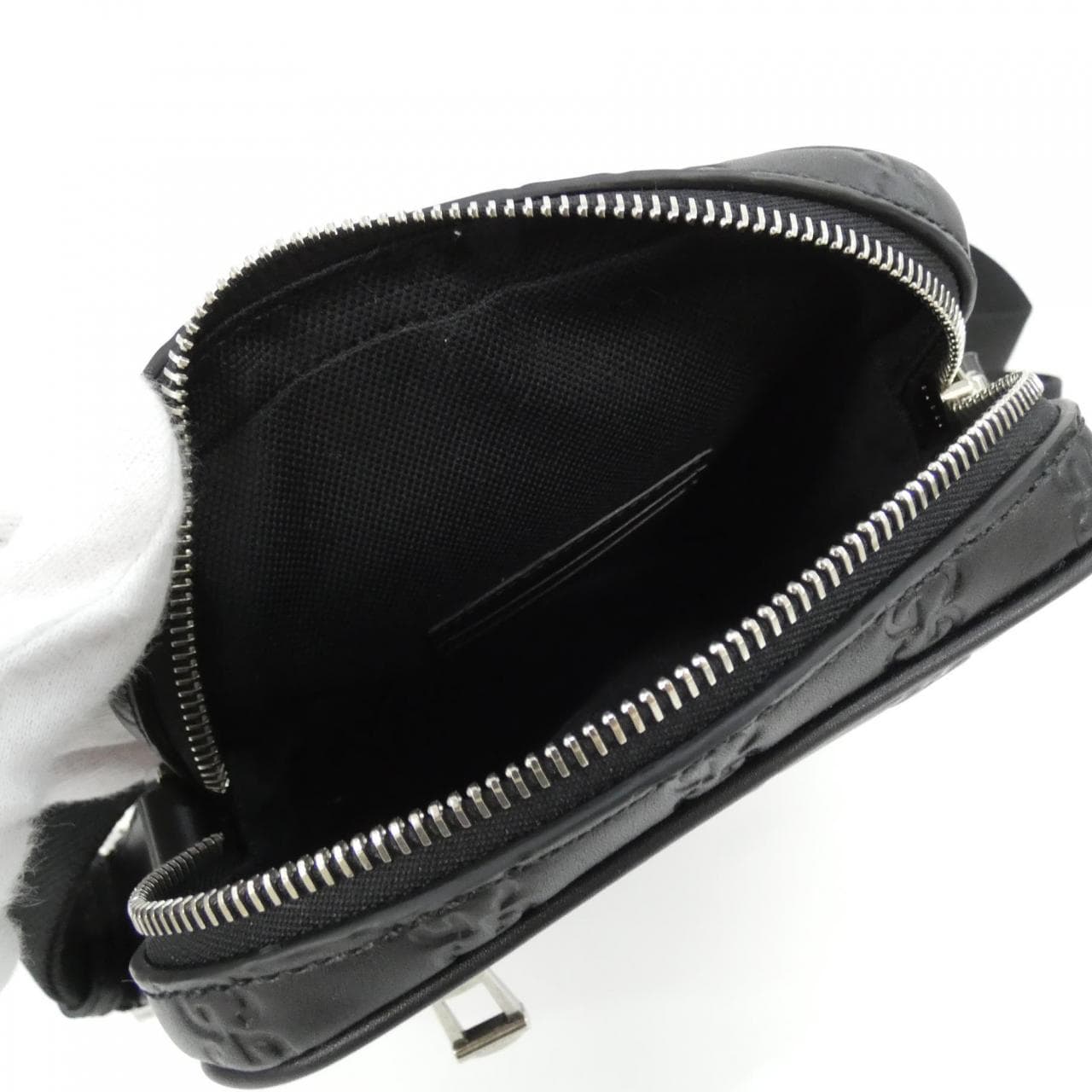 【新品】グッチ GG EMBLEM 850238 AAFOM ショルダーバッグ