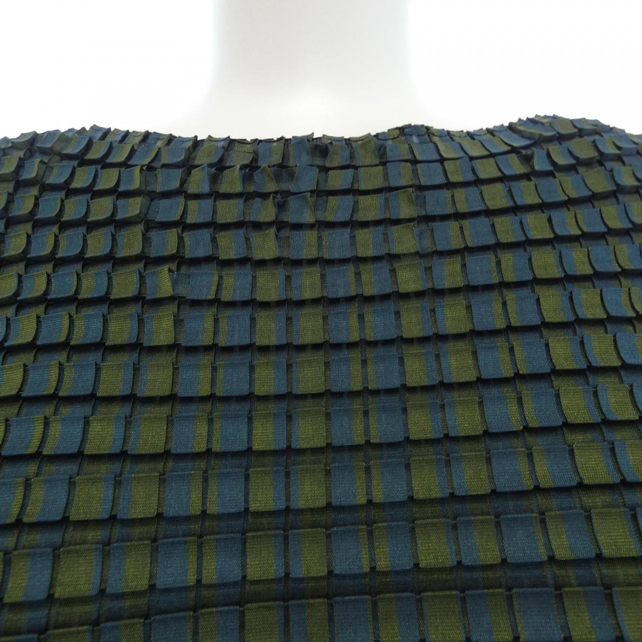 イッセイミヤケ ISSEY MIYAKE IM64FJ600 トップス
