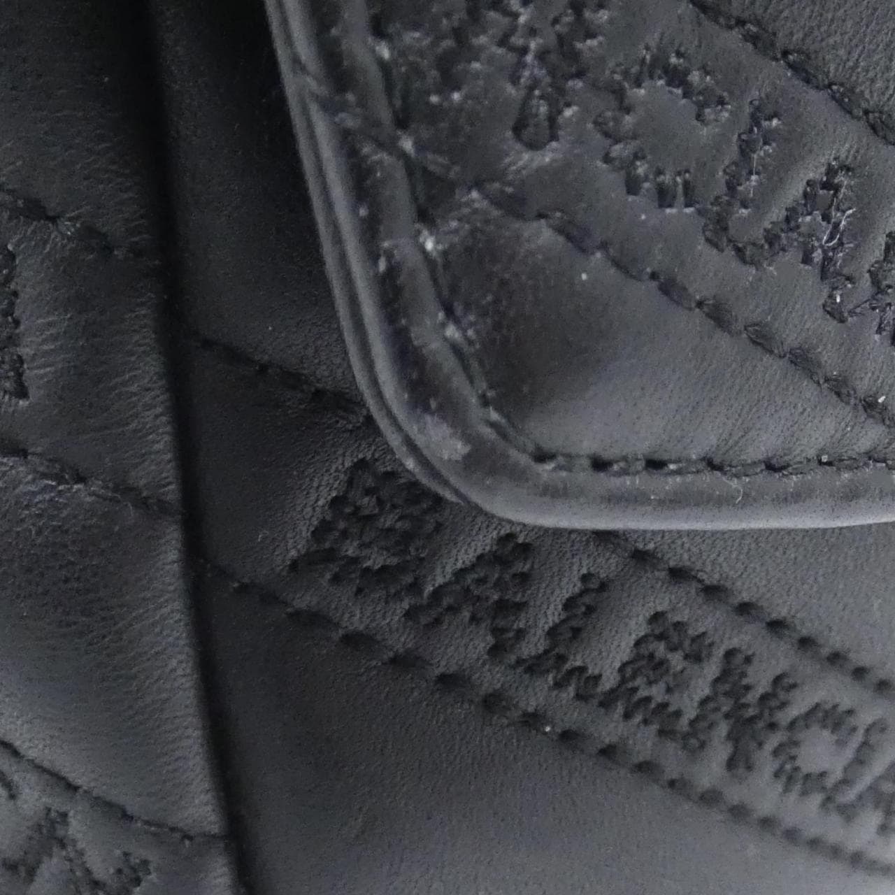 バレンシアガ BB ラウンド 501681 0HIAN ショルダーバッグ