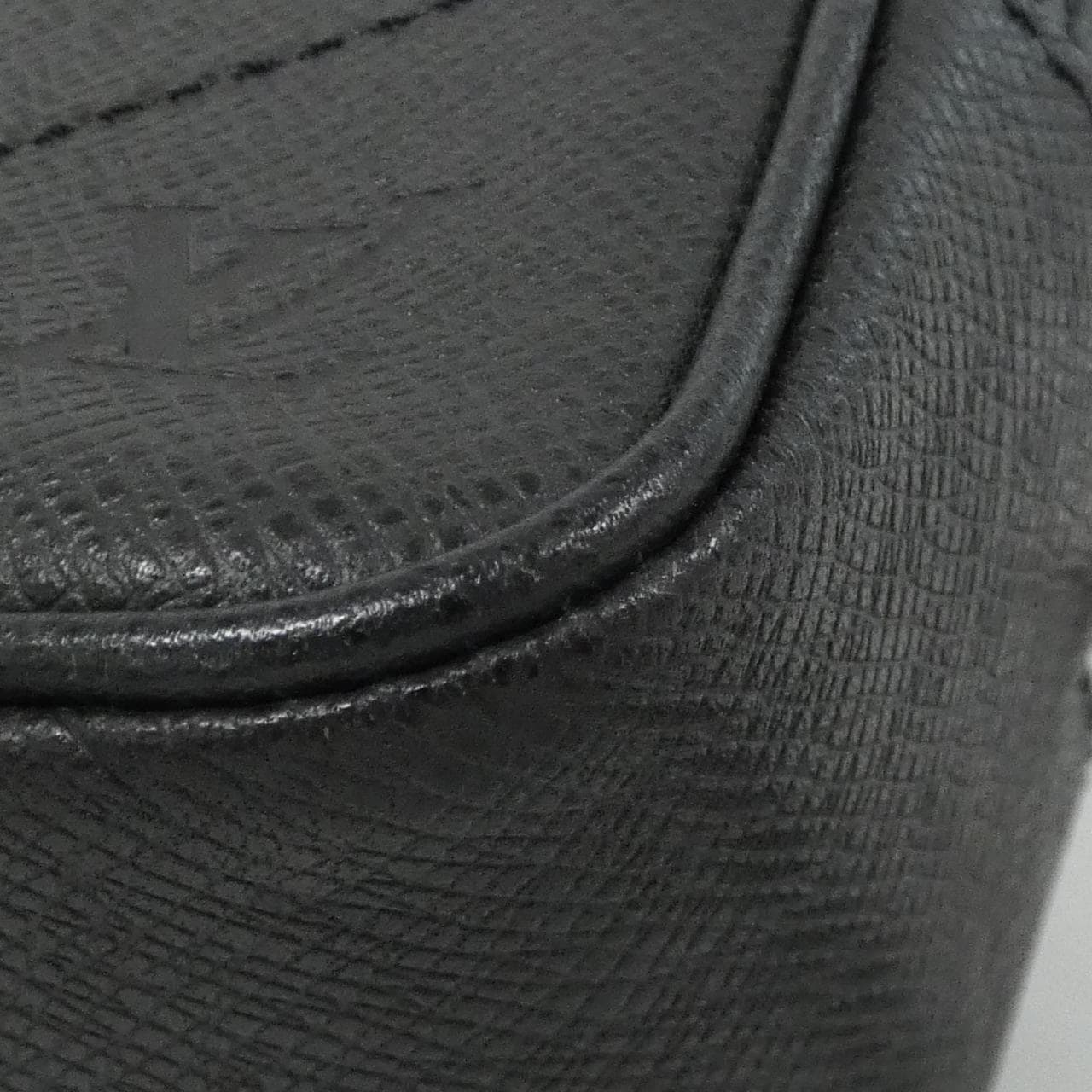 ルイヴィトン タイガ パヴェル M31142 セカンドバッグ