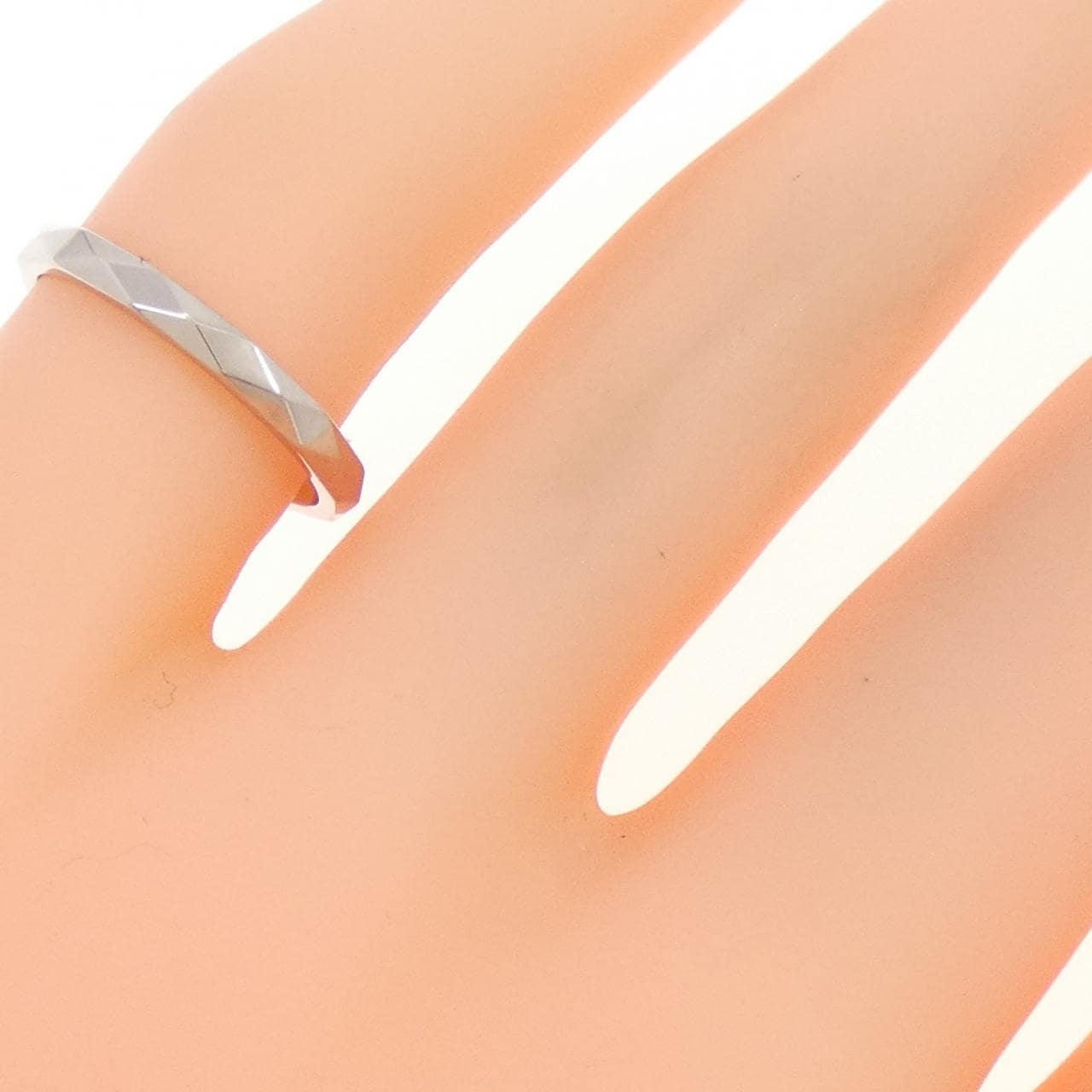 Boucheron刻面小号戒指