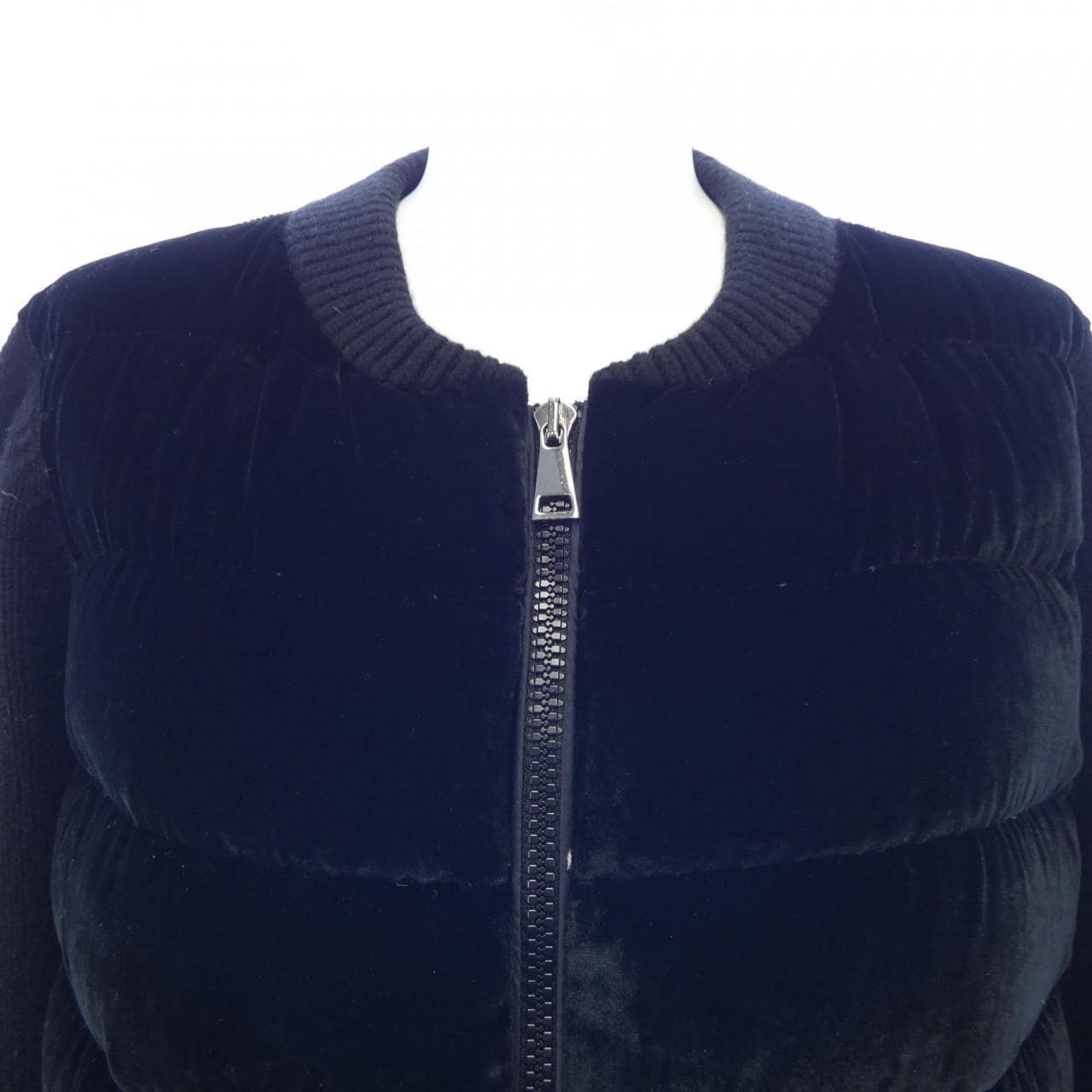 モンクレール MONCLER ダウンジャケット
