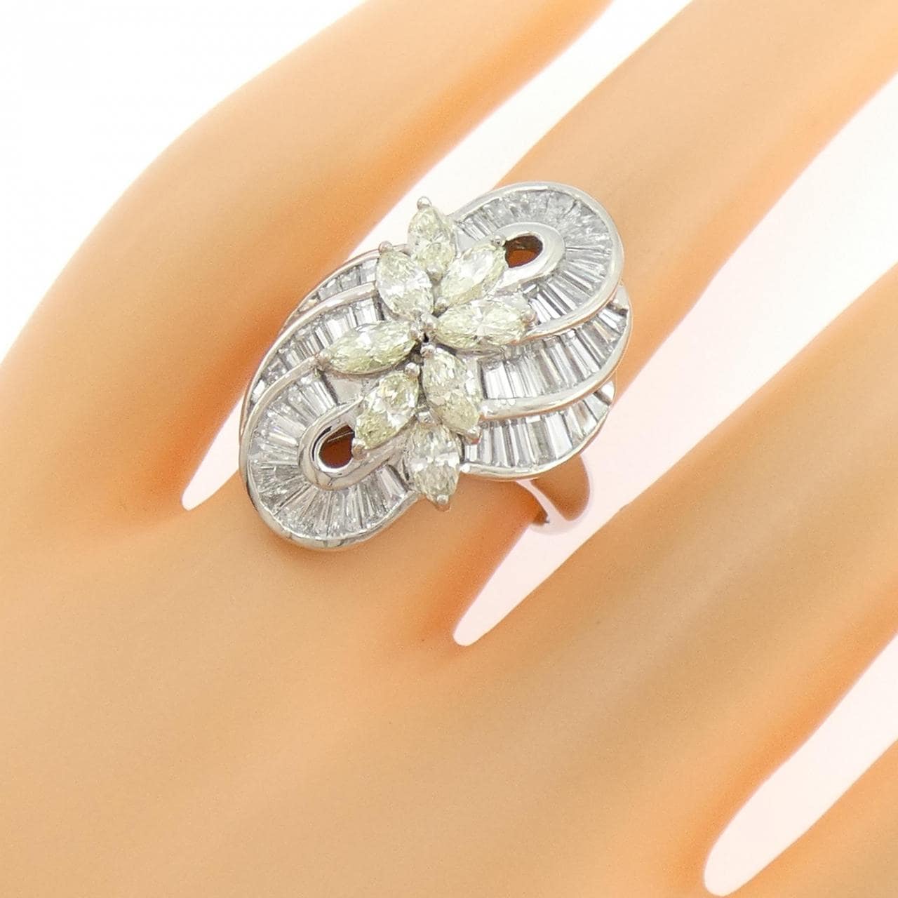 PT900 ダイヤモンド リング 3.25CT