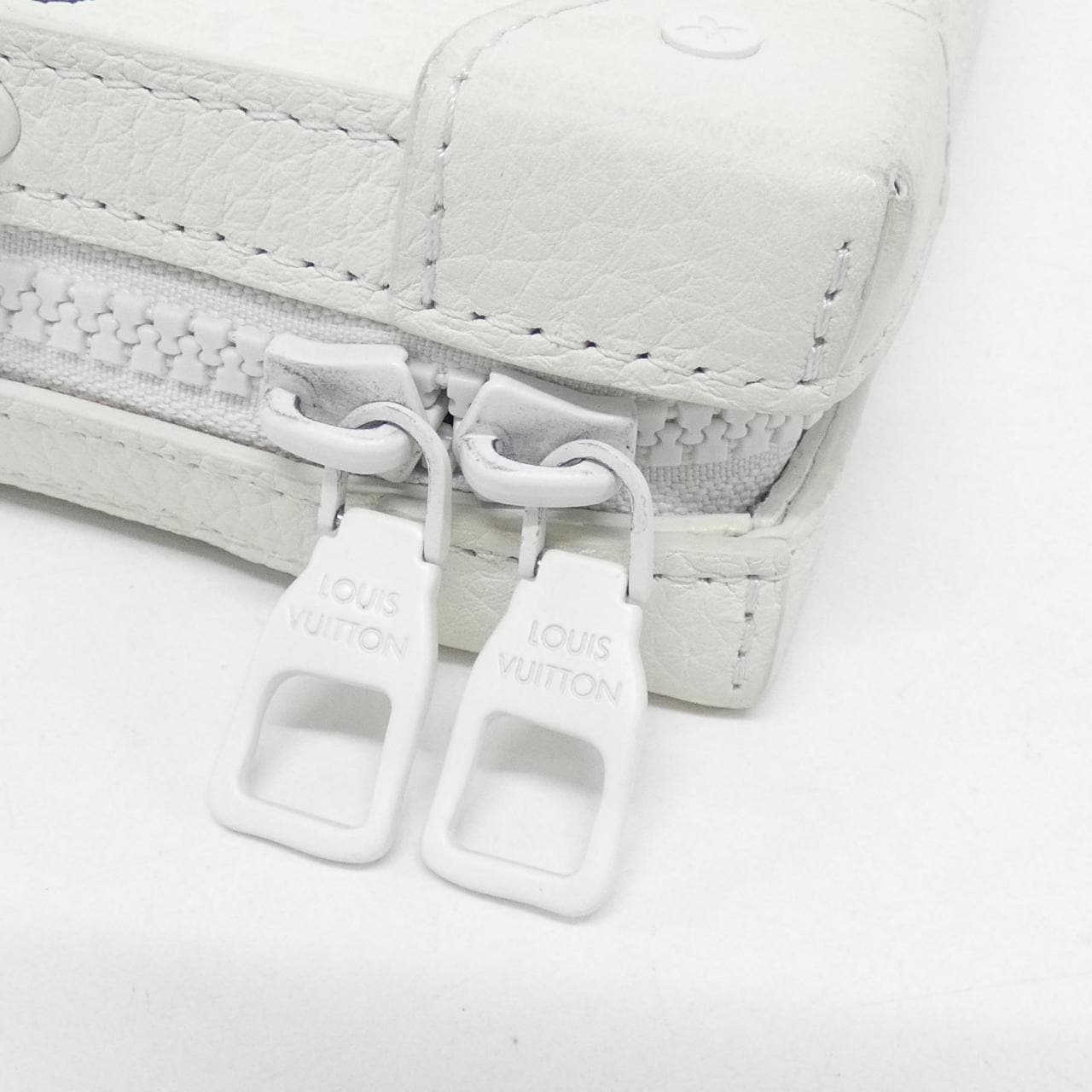 ルイヴィトン トリヨン モノグラム(LVフレンズ) ソフトトランク M80146 ショルダーバッグ