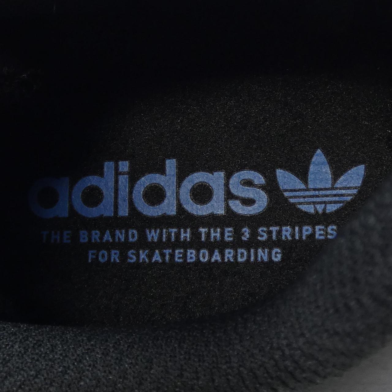 アディダス ADIDAS スニーカー