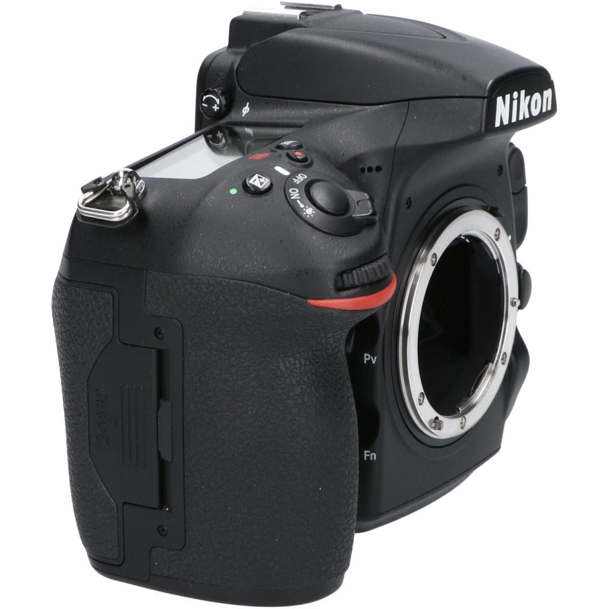 NIKON D810