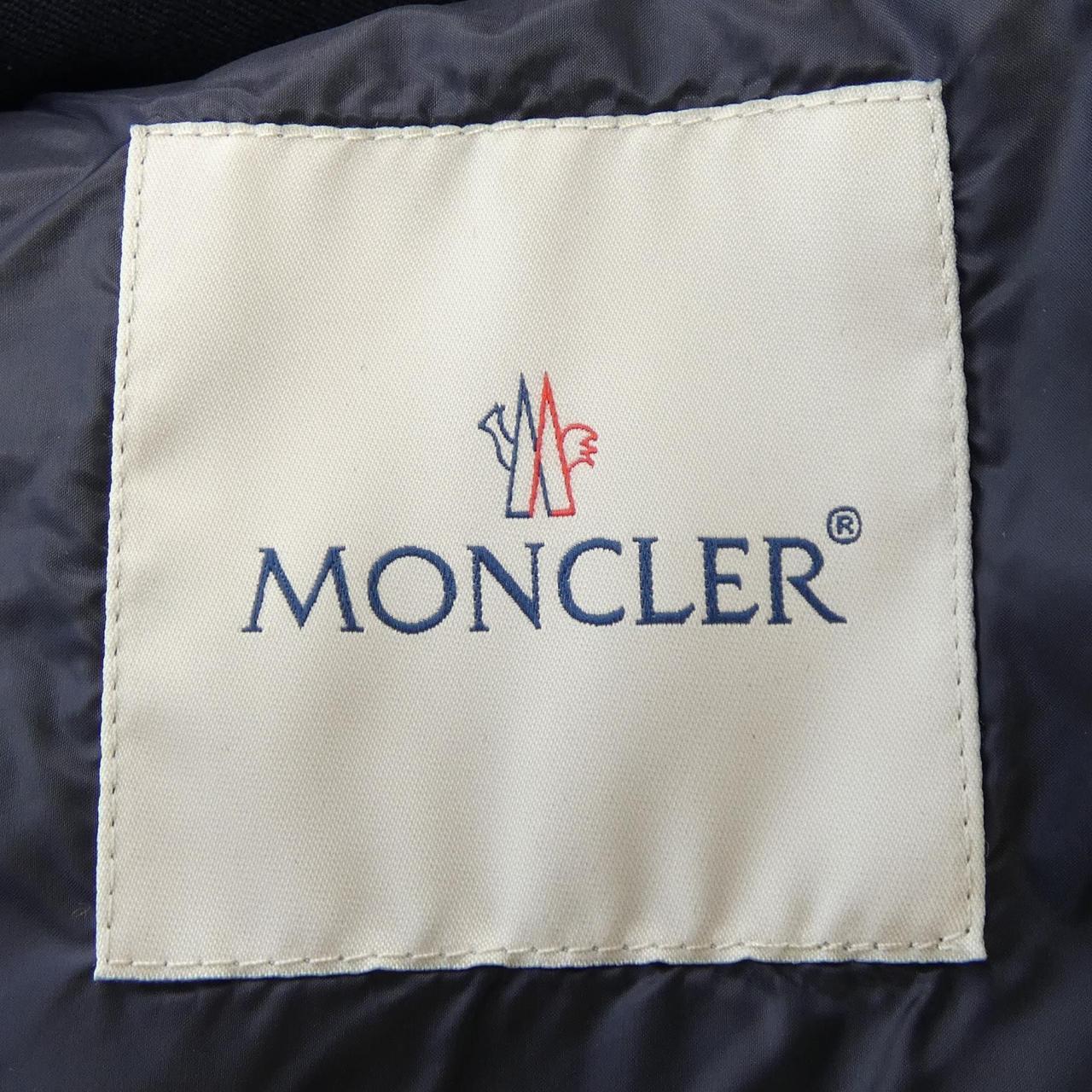 モンクレール MONCLER ダウンジャケット