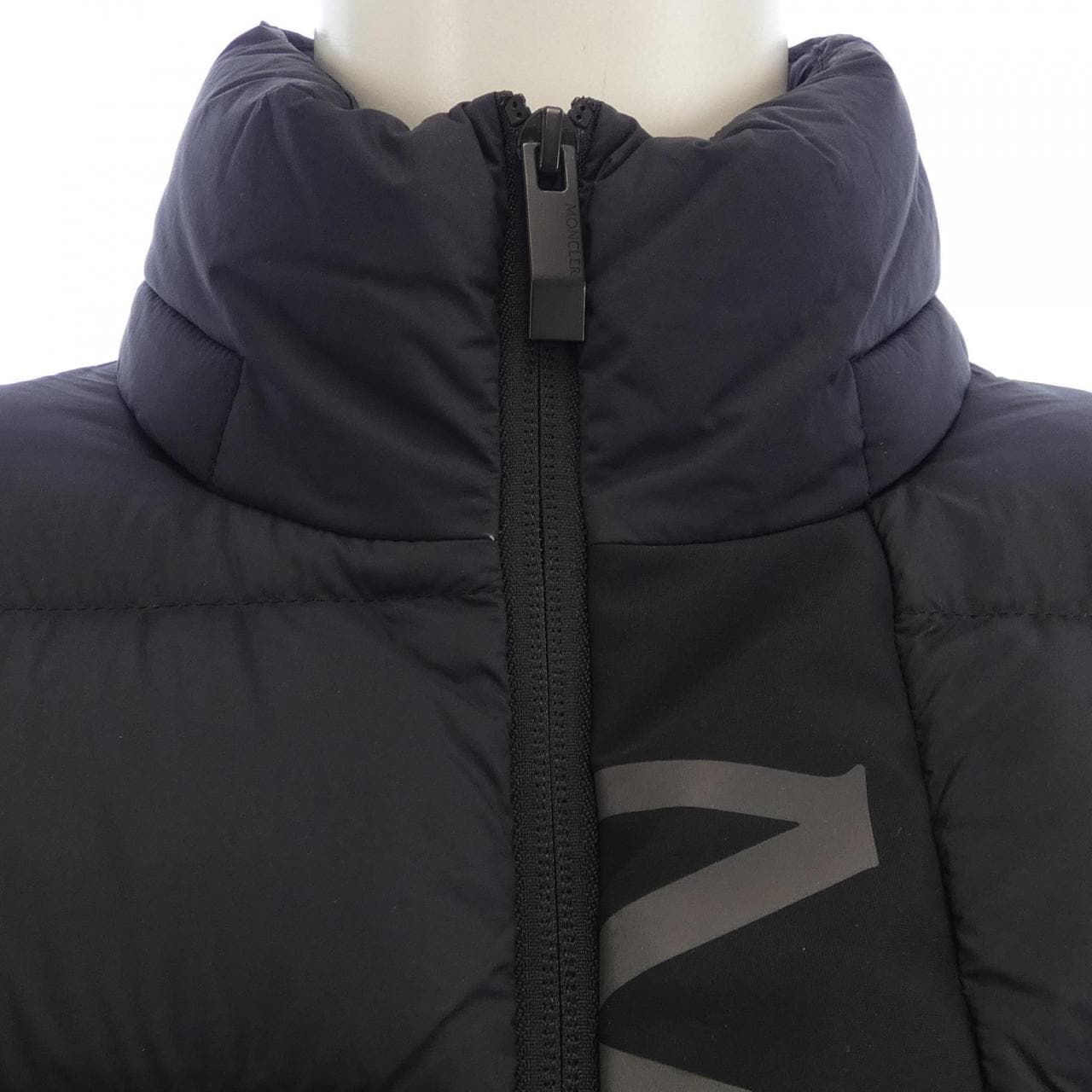 モンクレール MONCLER ダウンジャケット
