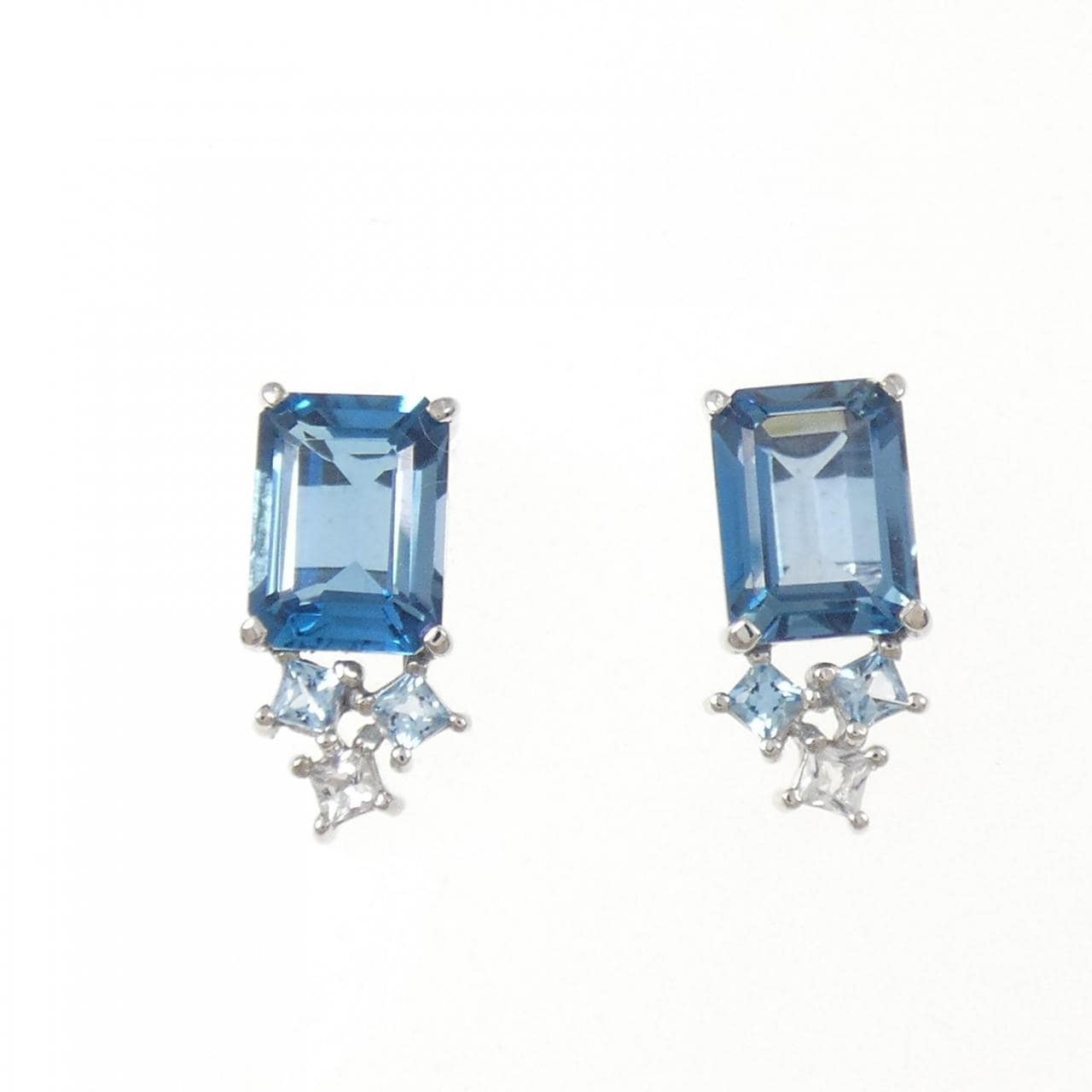 K18WG ブルートパーズ ピアス 3.00CT
