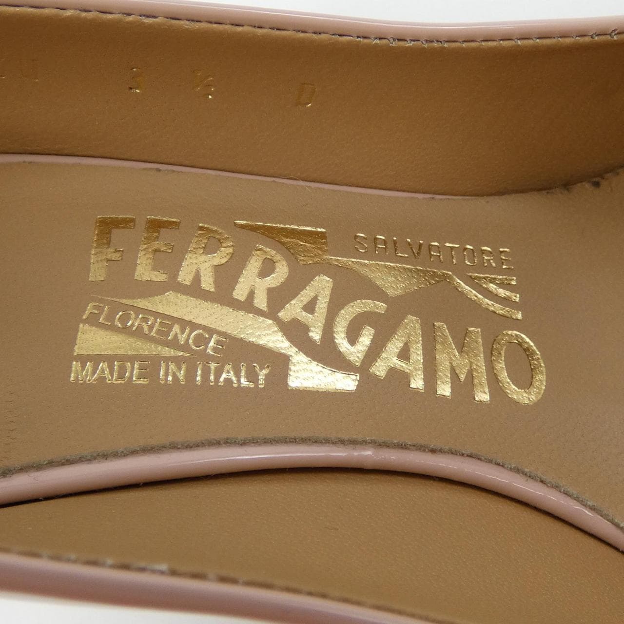 サルヴァトーレフェラガモ SALVATORE FERRAGAMO パンプス