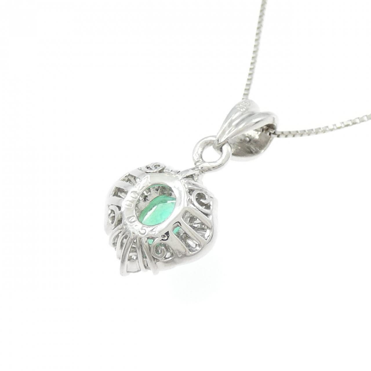 PT900/PT850 エメラルド ネックレス 0.54CT